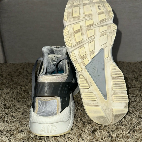 Size 10.5 - Nike Air Huarache Light Smoke Grey - Picture 9 of 13